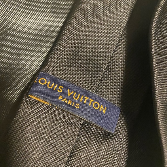 Louis Vuitton tie - Picture 4 of 4